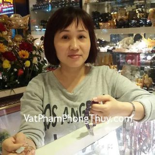 Cô Sét - khách hàng mua chuỗi thạch anh tím nhạt S6215-S5-941