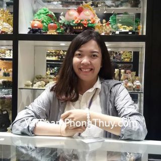 Chị Trang - khách hàng mua chuỗi thạch anh ưu linh trắng S6649-2679 và mặt hồ ly thạch anh trắng S6344