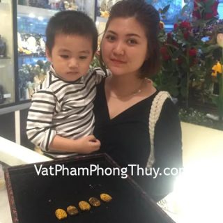 Chị Hương - khách hàng mua phật bản mệnh đá mắt mèo S6484