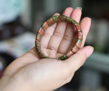 Chuỗi đá hoa lý (tam thể) hạt dẹp FS6308