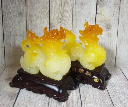 Cặp tỳ hưu đầu cam mình vàng ngọc trên đế gỗ - Chiêu Tài Tỳ Hưu/ Thủ Tài Tỳ Hưu FLN052