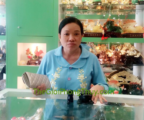 Chị Loan  - Khách hàng mua Tỳ hưu hắc ngà có cánh 4 tấc FGM009,Thiềm Thừ lam ngọc 5 tấc FGM025