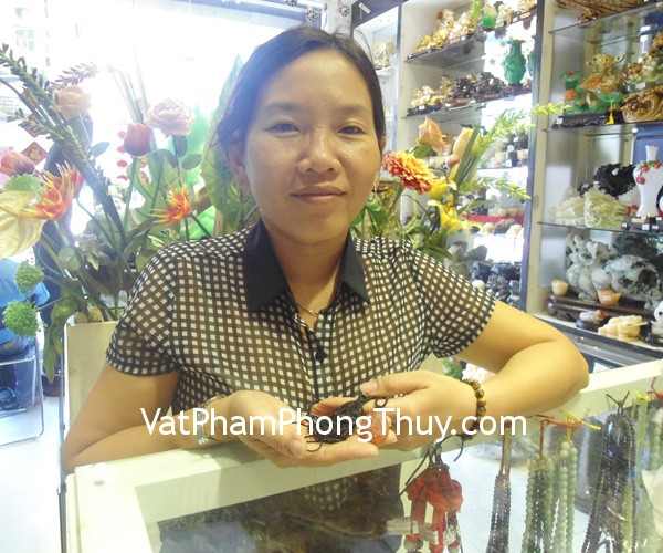Chị Hạnh - khách hàng mua phật bản mệnh tuổi Thìn S5069-5 và tuổi Ngọ S1131