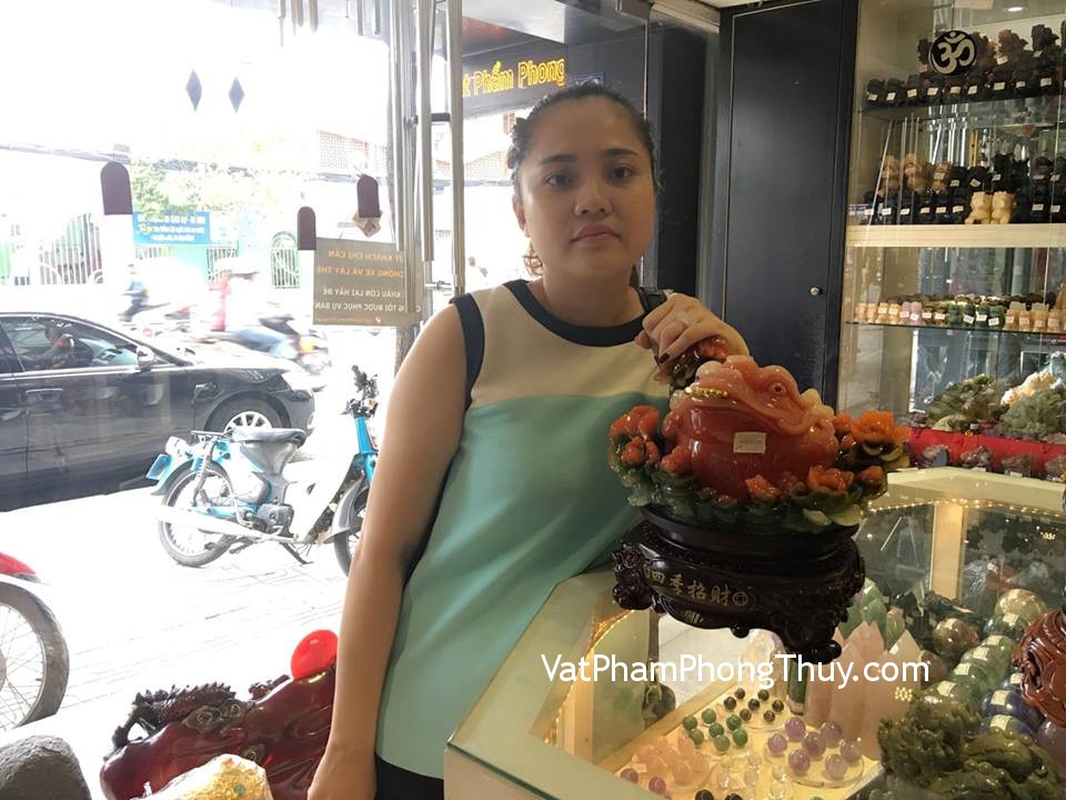 Chị Trúc - khách hàng mua tượng cóc tài lộc K130M